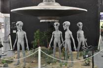 Representação do desembarque de ETs no Novo México, em exposição no Museu de Ufologia de Roswell, no Novo México, nos Estados Unidos